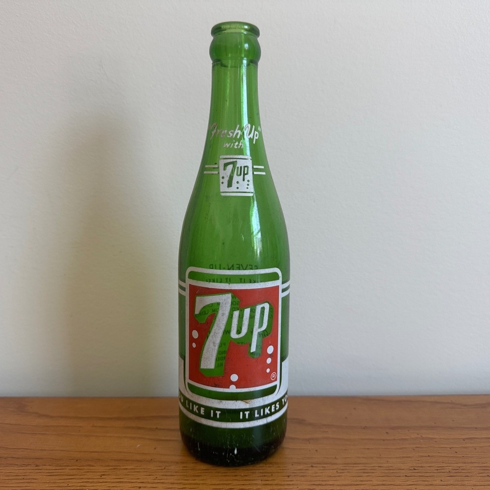 Vintage Green Seven Up 7up Soda Bottle‎ 12 Fl Oz Illinois Carbondale